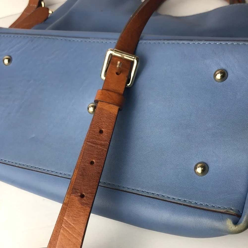 Dooney & Bourke this gorgeous